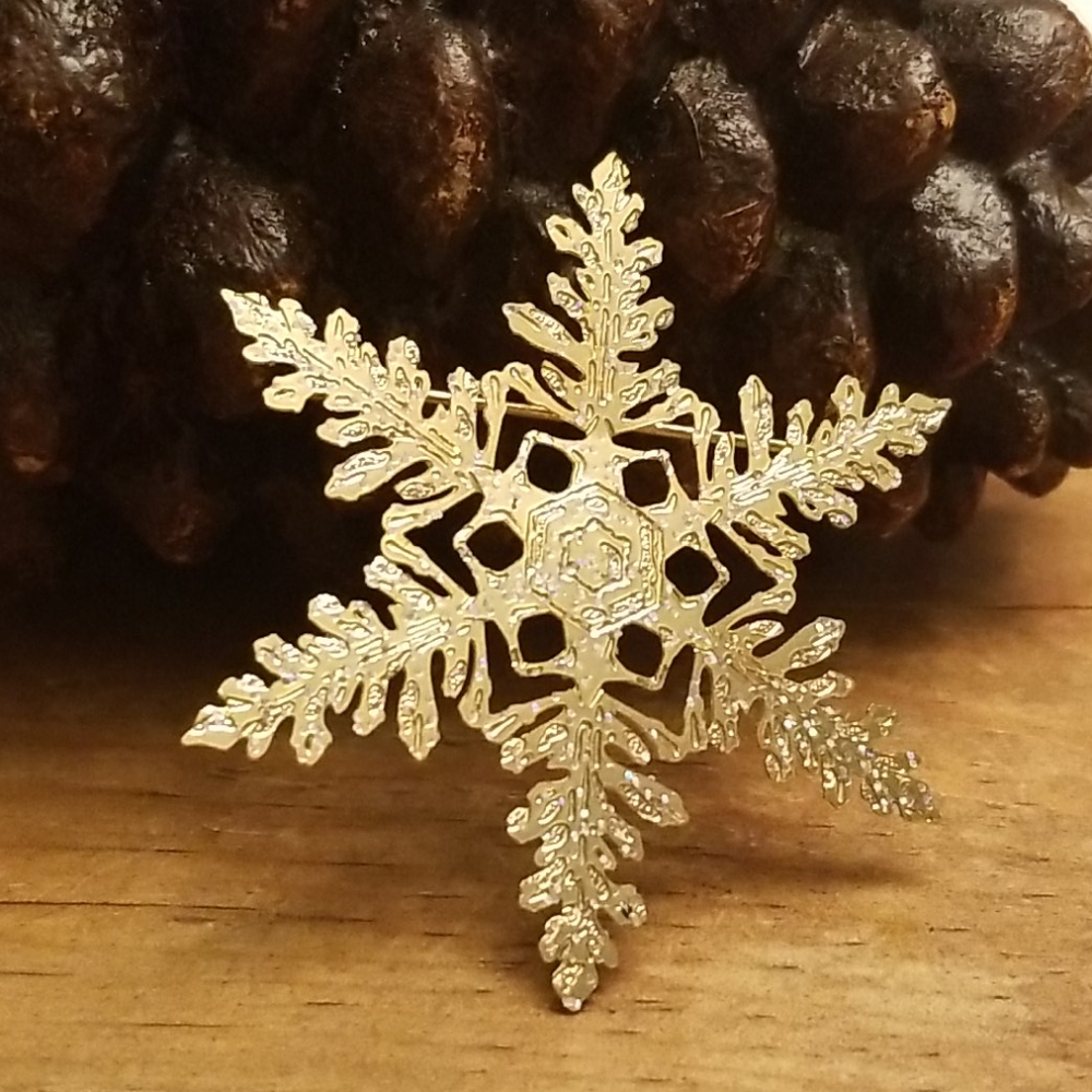 Rare! Metropolitan Museum of Art Snowflake pin!
